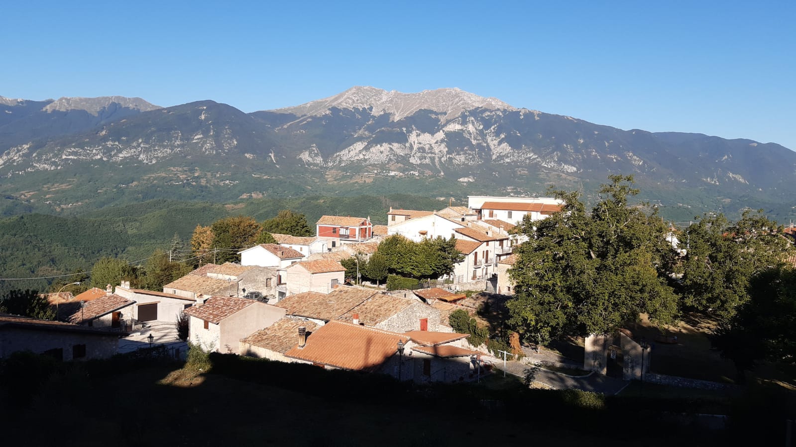 Immagine di copertina per  Comunicazione di interruzione flusso idrico in via Roscia e via Tenente nel Comune di Civita D \'Antino.