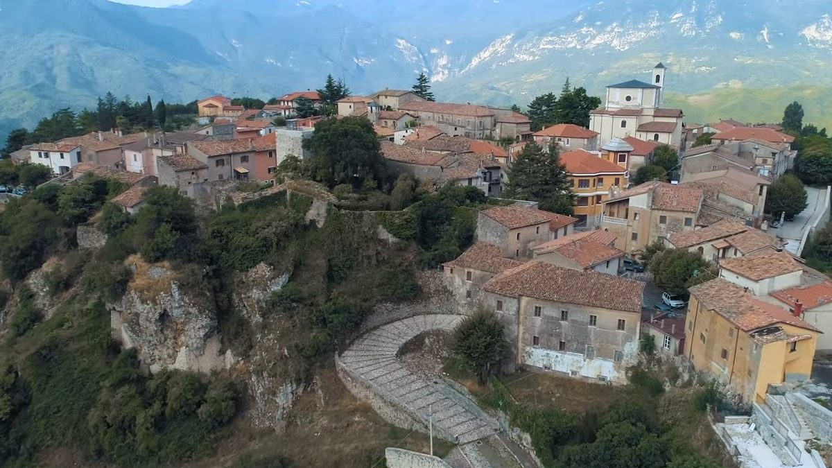 Immagine di copertina per  Interruzione flusso idrico per l\'abitato di Civita D\'Antino e frazioni.