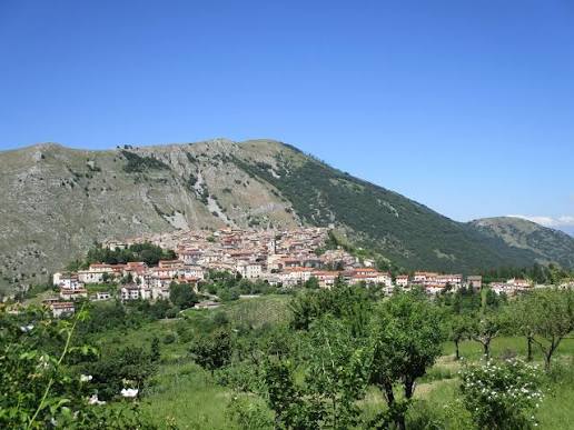 Intervento di riparazione rete idrica S.P. 17 per il parco al km 8+650 ingresso abitato di Ortona dei Marsi.